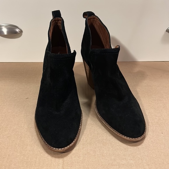 JEFFREY Campbell Rosalee Black Suede Booties size 9.5- like new condition - Picture 2 of 16